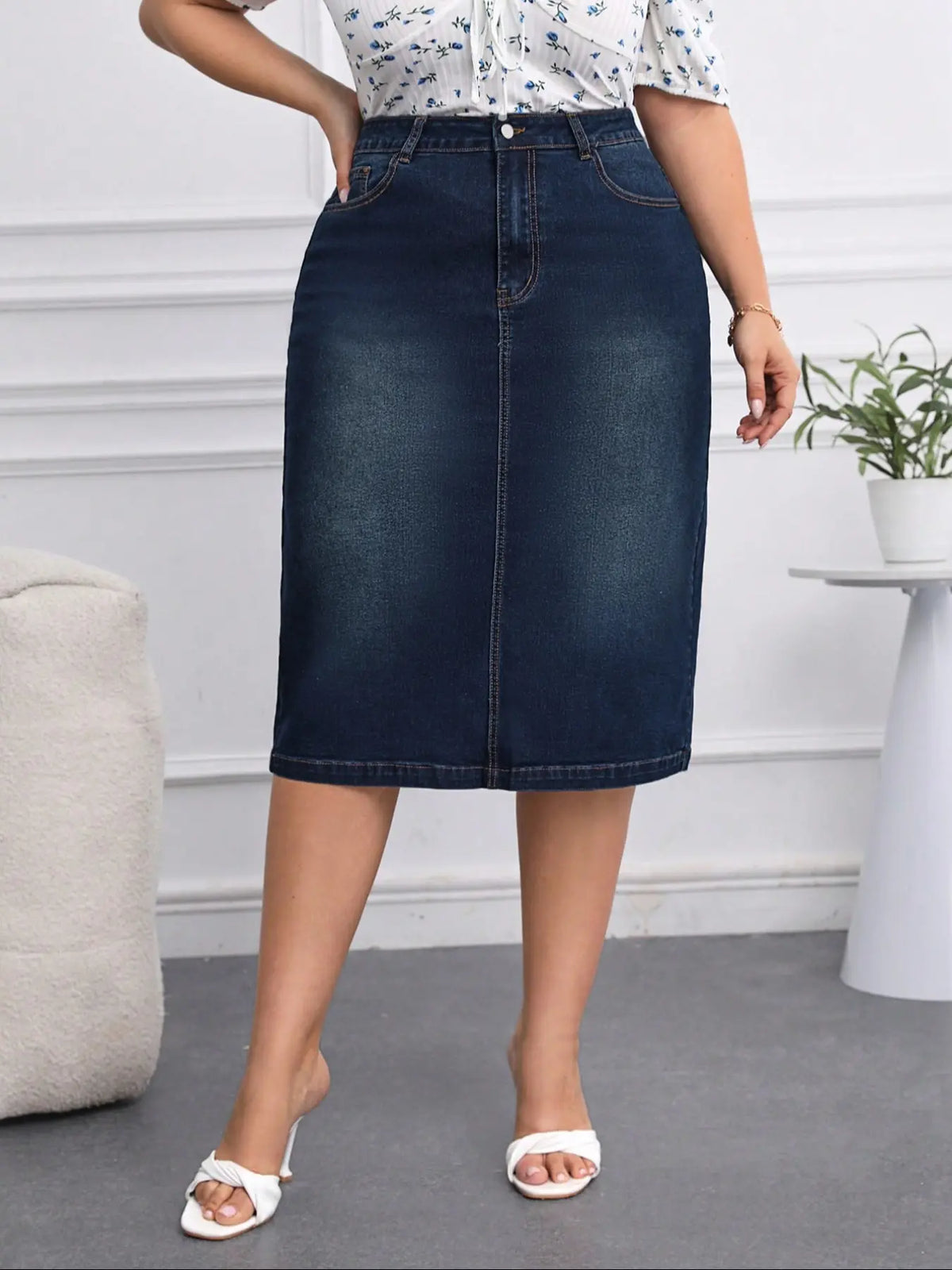 Plus Size Dark Wash Denim Skirt, Casual Comfy Stretchy Jean Skirt for Daily Wear, Women's Bottoms for All Seasons, Stretchy Denim Skirts