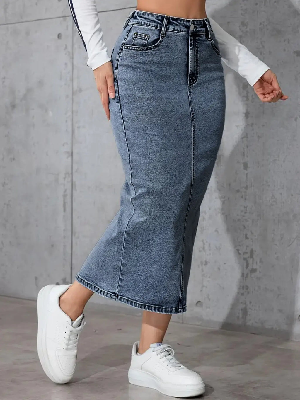 Women's Light Blue Light Wash Denim Midi Skirt, Casual High Waist Stretchy Jean Skirt, Versatile Summer Autumn Fashion, Simple and Elegant Design, Casual Slim Fitting Skirt