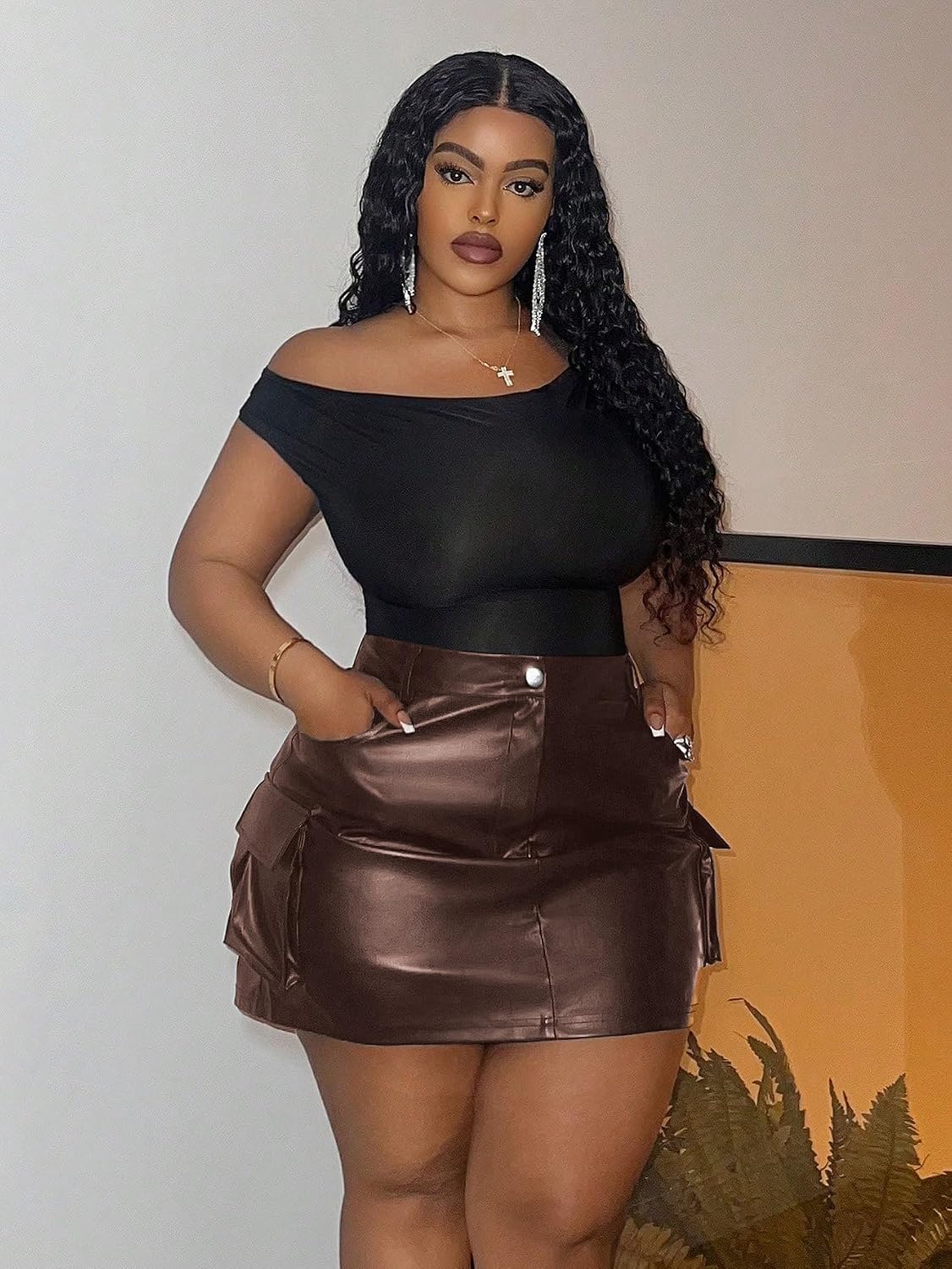 WDIRARA Women's Plus Size PU Leather Mini Skirt Flap Pocket Cargo Skirt