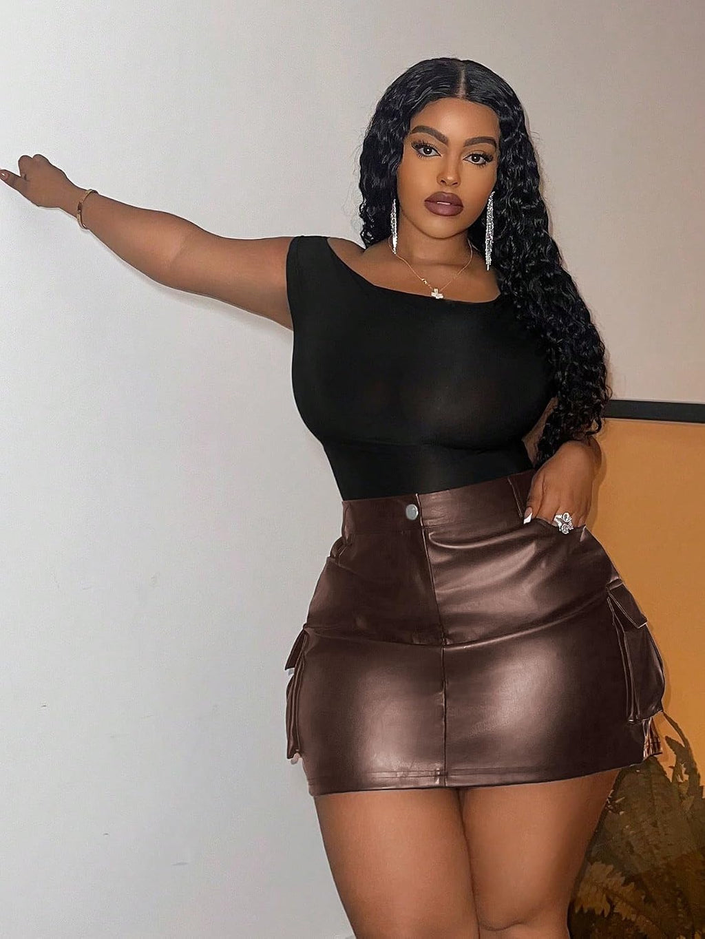 WDIRARA Women's Plus Size PU Leather Mini Skirt Flap Pocket Cargo Skirt