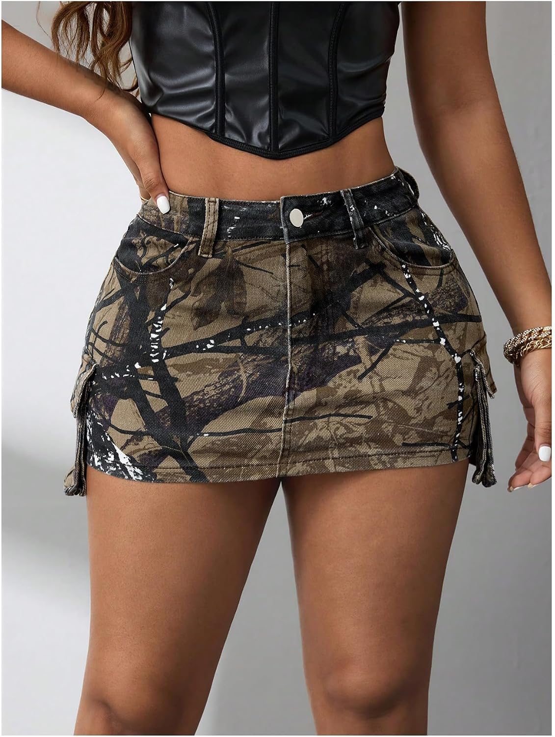 WDIRARA Women's Y2k Camo Print Mini Cargo Skirt Low Rise Bodycon Skirts