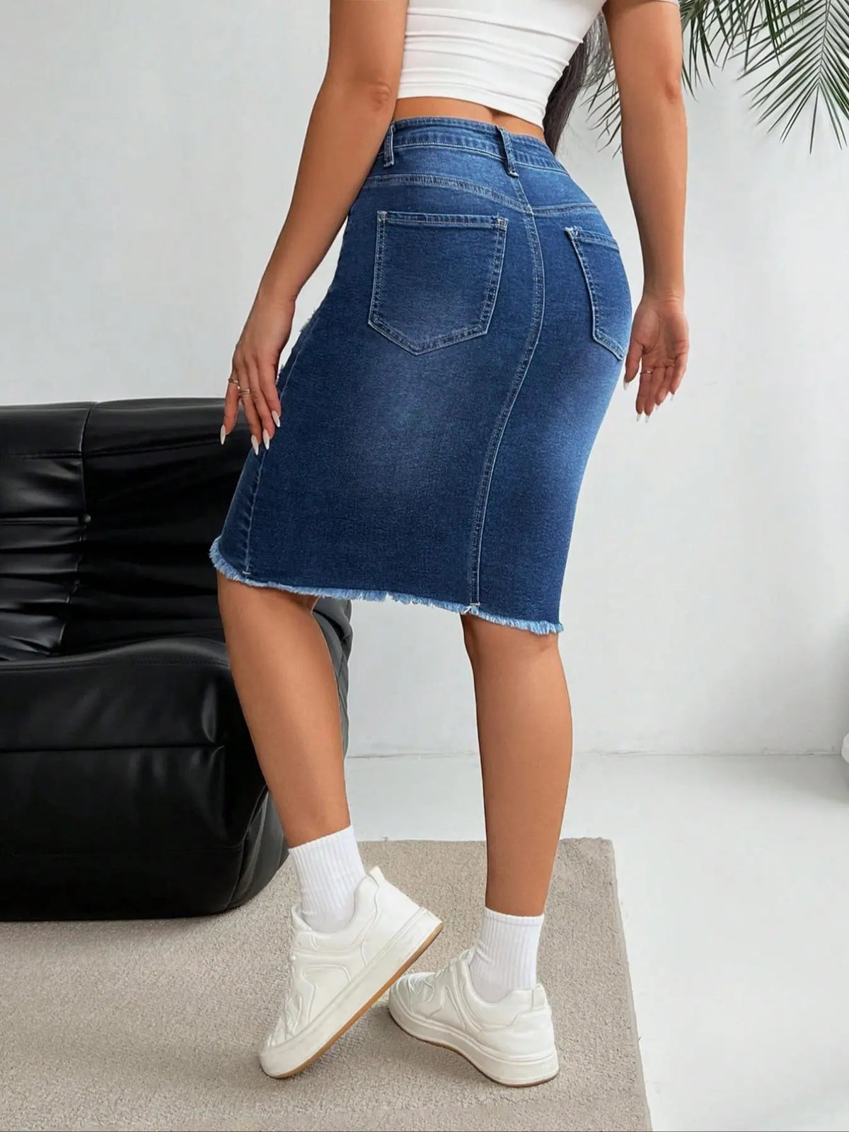 Women's Slim-Fit Ripped Denim Skirt, High-Waisted Knee-Length, Casual Button Closure, All-Season Fashion, Multiple Colors Available, Hip Hugging Skirt
